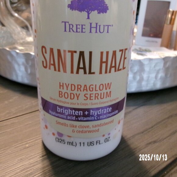 Tree Hut Hydraglow Body Serum SANTALHAZE Brighten And Hydrate 11 Oz Brand New - Picture 2 of 4